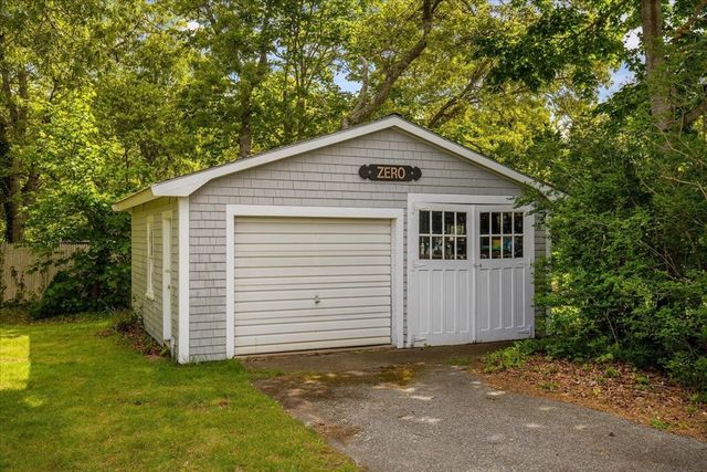 53 Pleasant St, Harwich, MA 02646