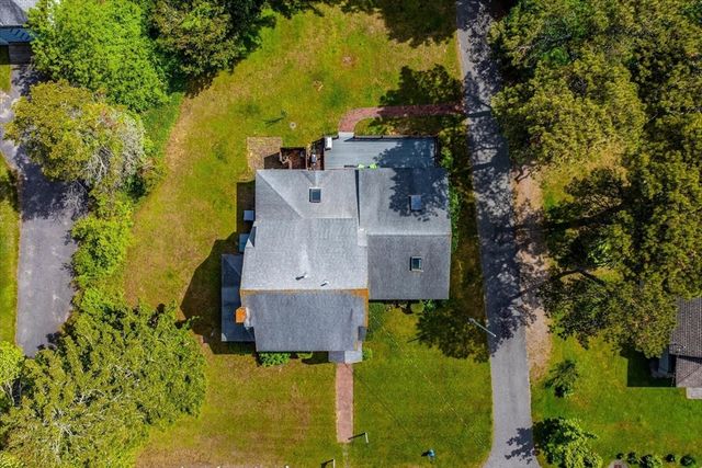 53 Pleasant St, Harwich, MA 02646