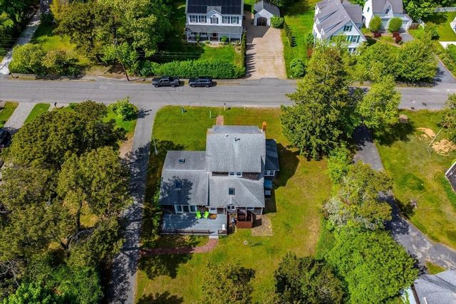 53 Pleasant St, Harwich, MA 02646