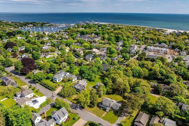 53 Pleasant St, Harwich, MA 02646