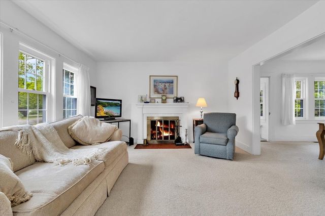 53 Pleasant St, Harwich, MA 02646