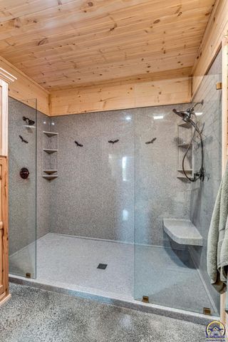 14426 110th St, Oskaloosa, KS 66066