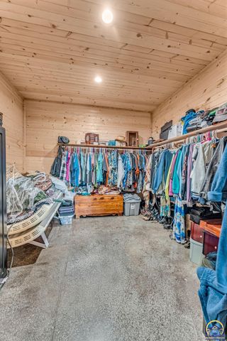 14426 110th St, Oskaloosa, KS 66066