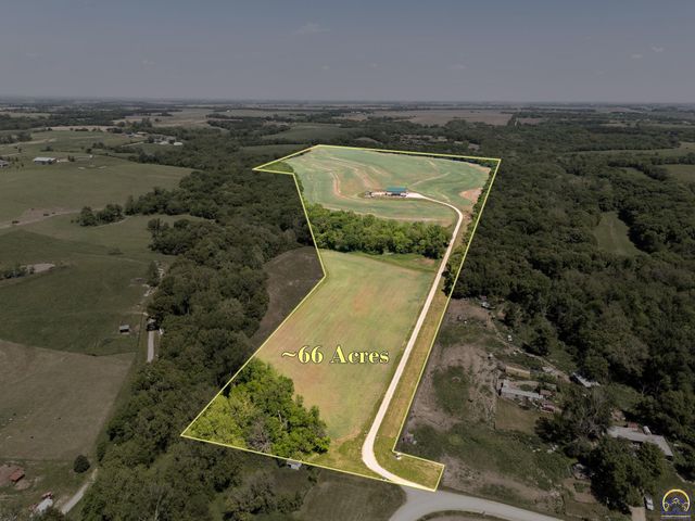 14426 110th St, Oskaloosa, KS 66066