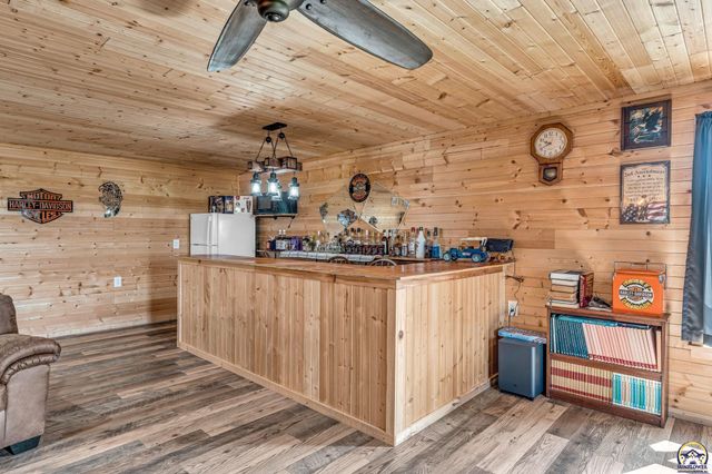 14426 110th St, Oskaloosa, KS 66066