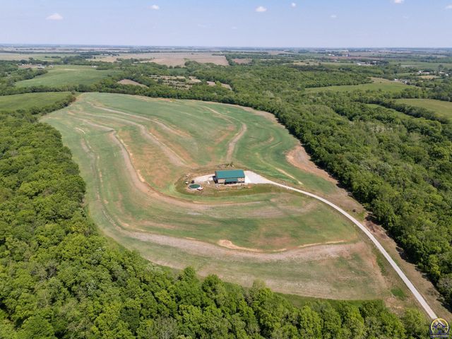 14426 110th St, Oskaloosa, KS 66066