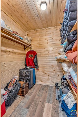 14426 110th St, Oskaloosa, KS 66066