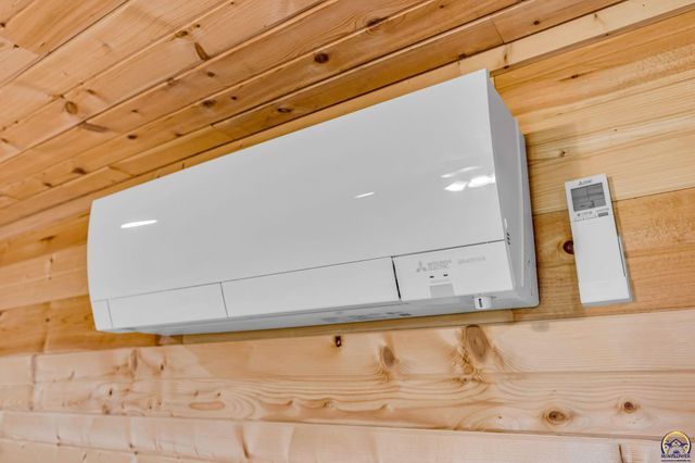 14426 110th St, Oskaloosa, KS 66066