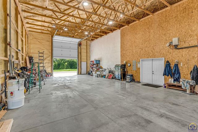 14426 110th St, Oskaloosa, KS 66066