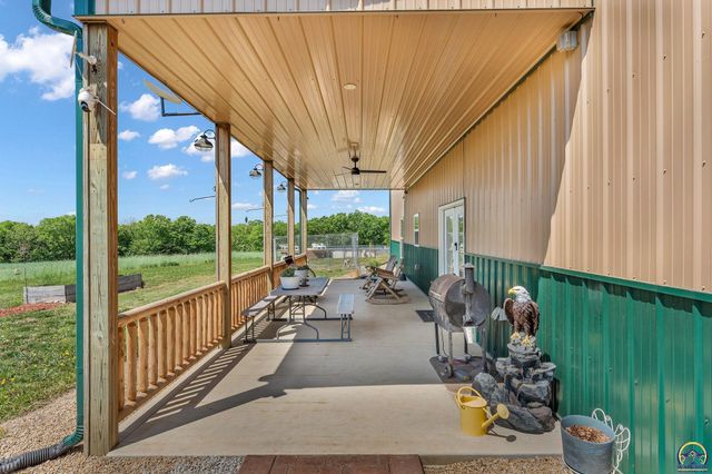 14426 110th St, Oskaloosa, KS 66066