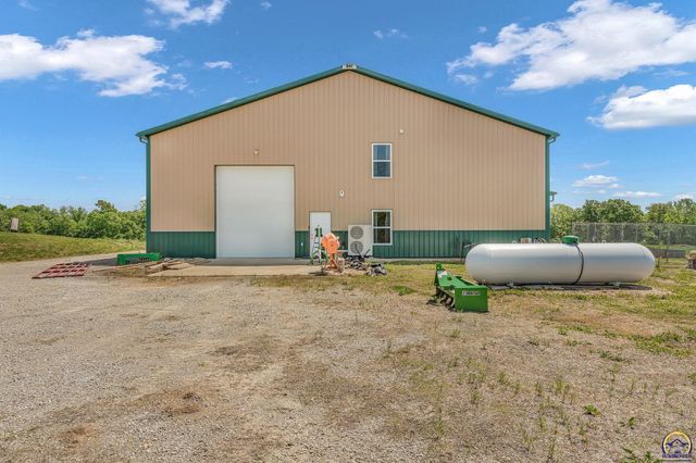 14426 110th St, Oskaloosa, KS 66066