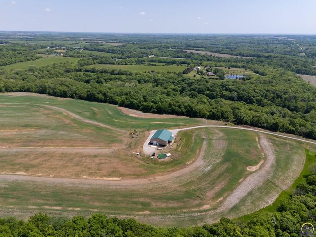 14426 110th St, Oskaloosa, KS 66066