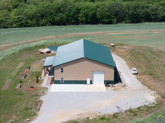 14426 110th St, Oskaloosa, KS 66066