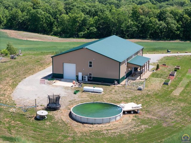 14426 110th St, Oskaloosa, KS 66066