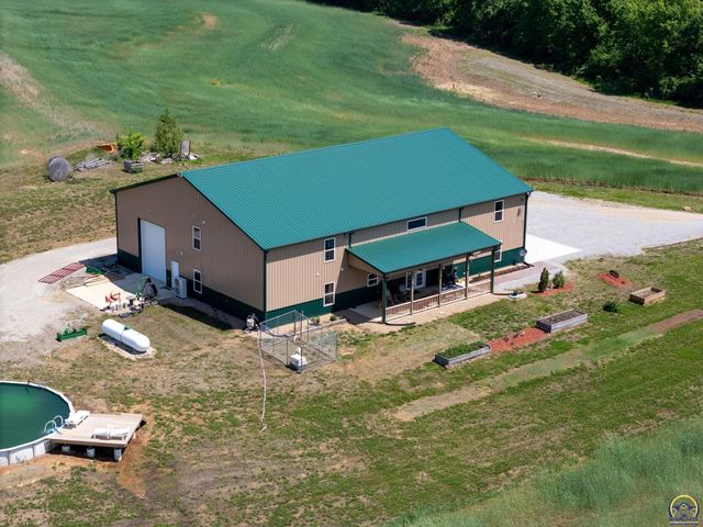 14426 110th St, Oskaloosa, KS 66066