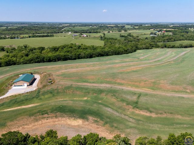 14426 110th St, Oskaloosa, KS 66066