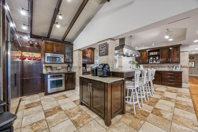 3515 County Road 36, Angleton, TX 77515