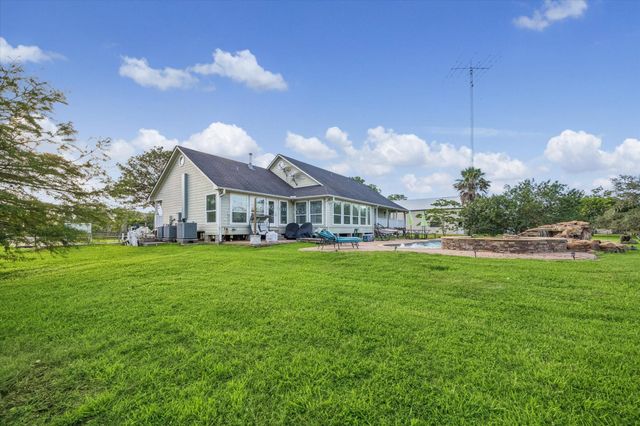 3515 County Road 36, Angleton, TX 77515