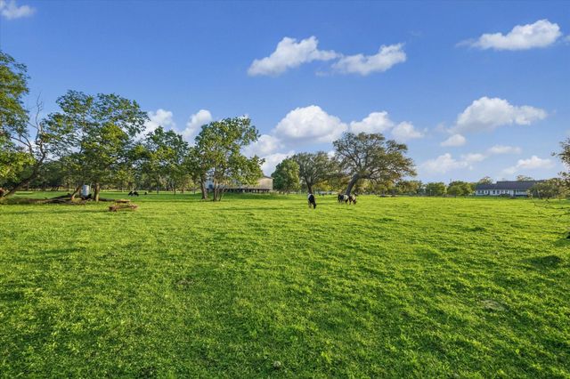 3515 County Road 36, Angleton, TX 77515