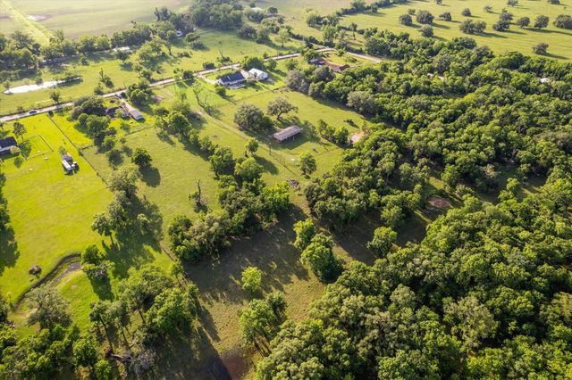3515 County Road 36, Angleton, TX 77515