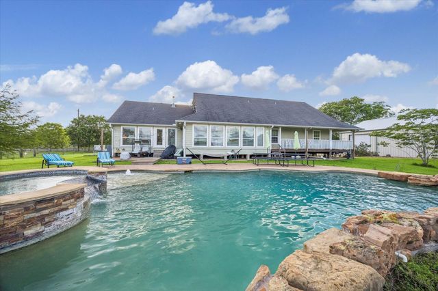 3515 County Road 36, Angleton, TX 77515