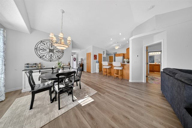 1652 Greens Way Court NE, Cedar Rapids, IA 52402