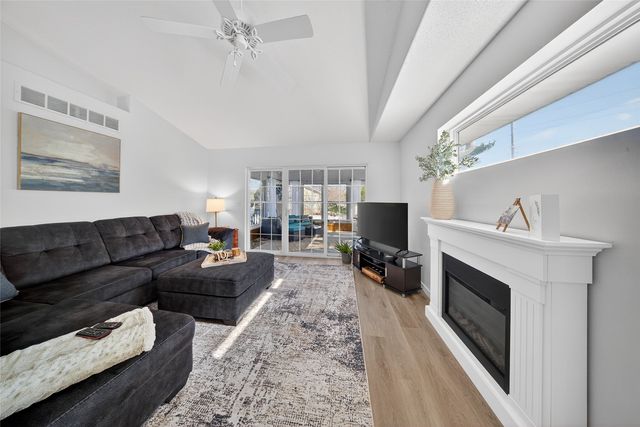 1652 Greens Way Court NE, Cedar Rapids, IA 52402