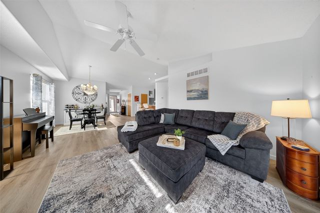 1652 Greens Way Court NE, Cedar Rapids, IA 52402