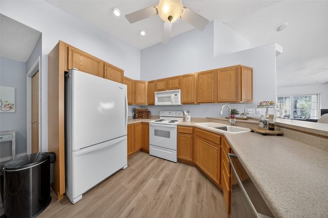 1652 Greens Way Court NE, Cedar Rapids, IA 52402