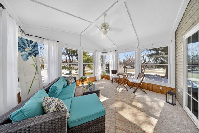 1652 Greens Way Court NE, Cedar Rapids, IA 52402