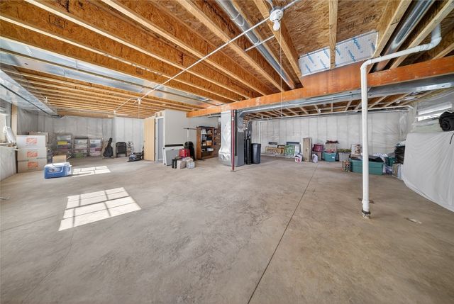 1652 Greens Way Court NE, Cedar Rapids, IA 52402