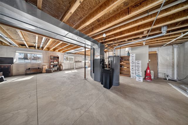 1652 Greens Way Court NE, Cedar Rapids, IA 52402