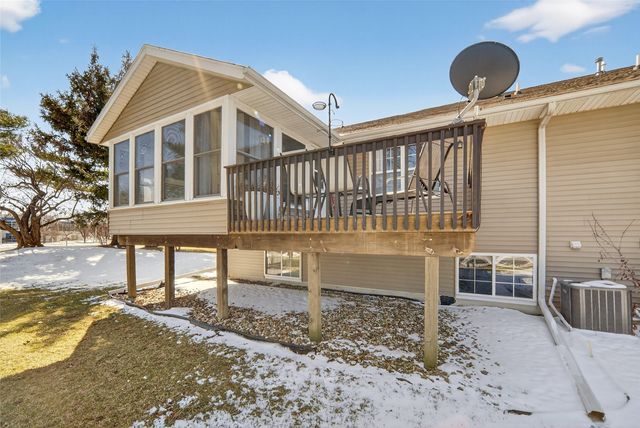1652 Greens Way Court NE, Cedar Rapids, IA 52402