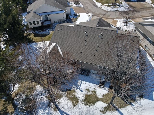 1652 Greens Way Court NE, Cedar Rapids, IA 52402