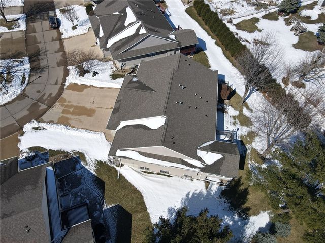 1652 Greens Way Court NE, Cedar Rapids, IA 52402