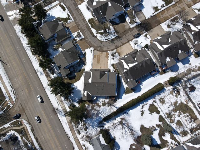 1652 Greens Way Court NE, Cedar Rapids, IA 52402