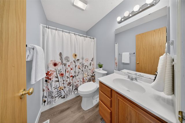 1652 Greens Way Court NE, Cedar Rapids, IA 52402