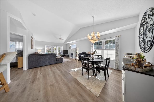 1652 Greens Way Court NE, Cedar Rapids, IA 52402