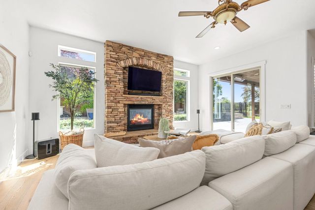 220 Asuncion Ct, El Dorado Hills, CA 95762