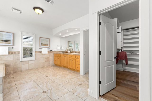 220 Asuncion Ct, El Dorado Hills, CA 95762