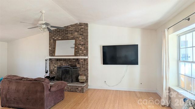 8443 Shiredale Lane, Charlotte, NC 28212