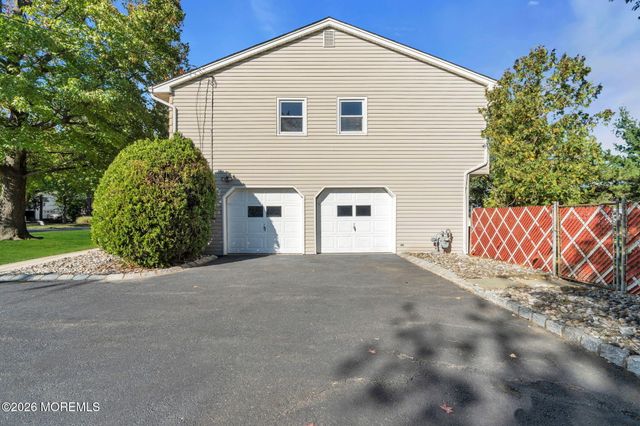 575 Harmony Road, Middletown, NJ 07748