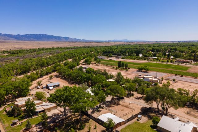 205 Rancho Alondra Road, Corrales, NM 87048