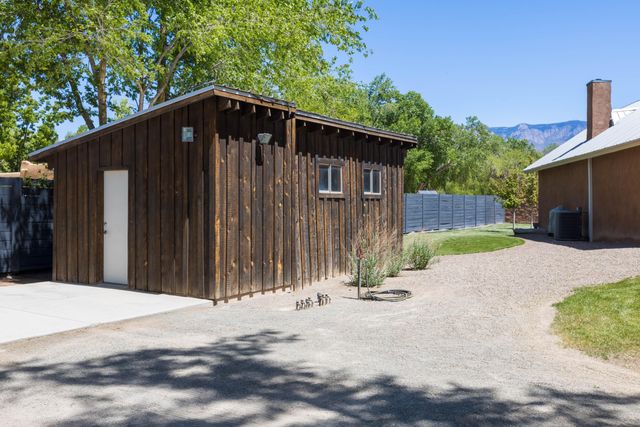 205 Rancho Alondra Road, Corrales, NM 87048