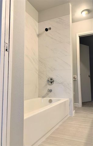 10004 Westview A, Houston, TX 77055