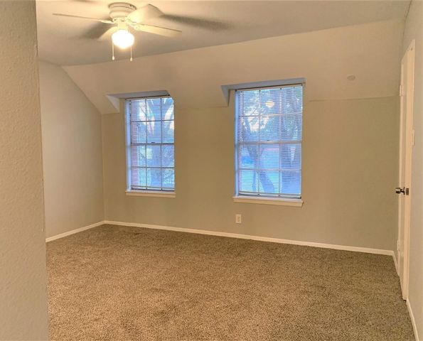 10004 Westview A, Houston, TX 77055