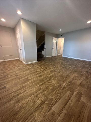 10004 Westview A, Houston, TX 77055