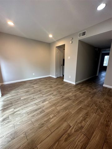 10004 Westview A, Houston, TX 77055