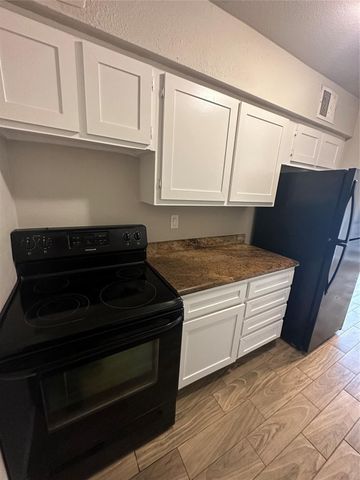 10004 Westview A, Houston, TX 77055