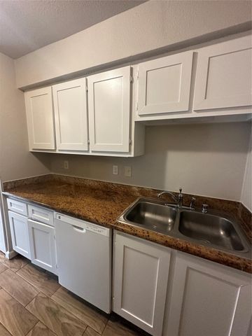 10004 Westview A, Houston, TX 77055